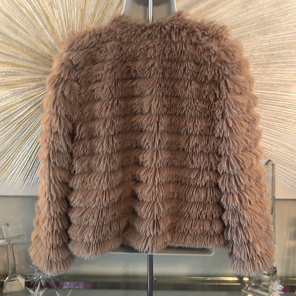 SHE & SKY WOVEN LAYERED FAUX FUR JACKET - Picture 6 of 7